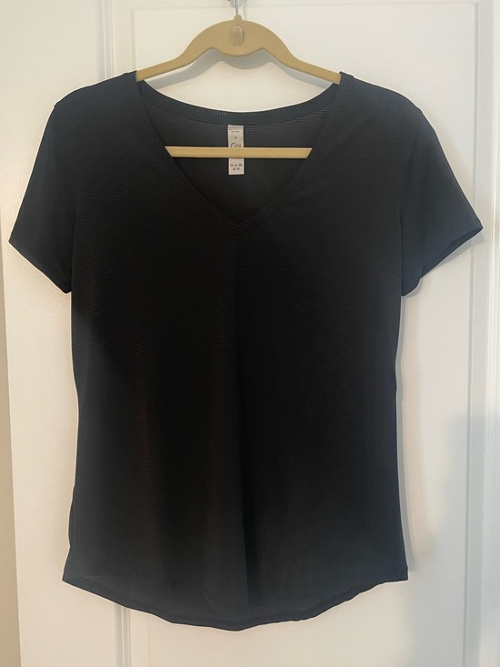 ZYIA Tops - Zyia Black Wanderer Short Sleeve V-Neck Lightweight Tee Sz M